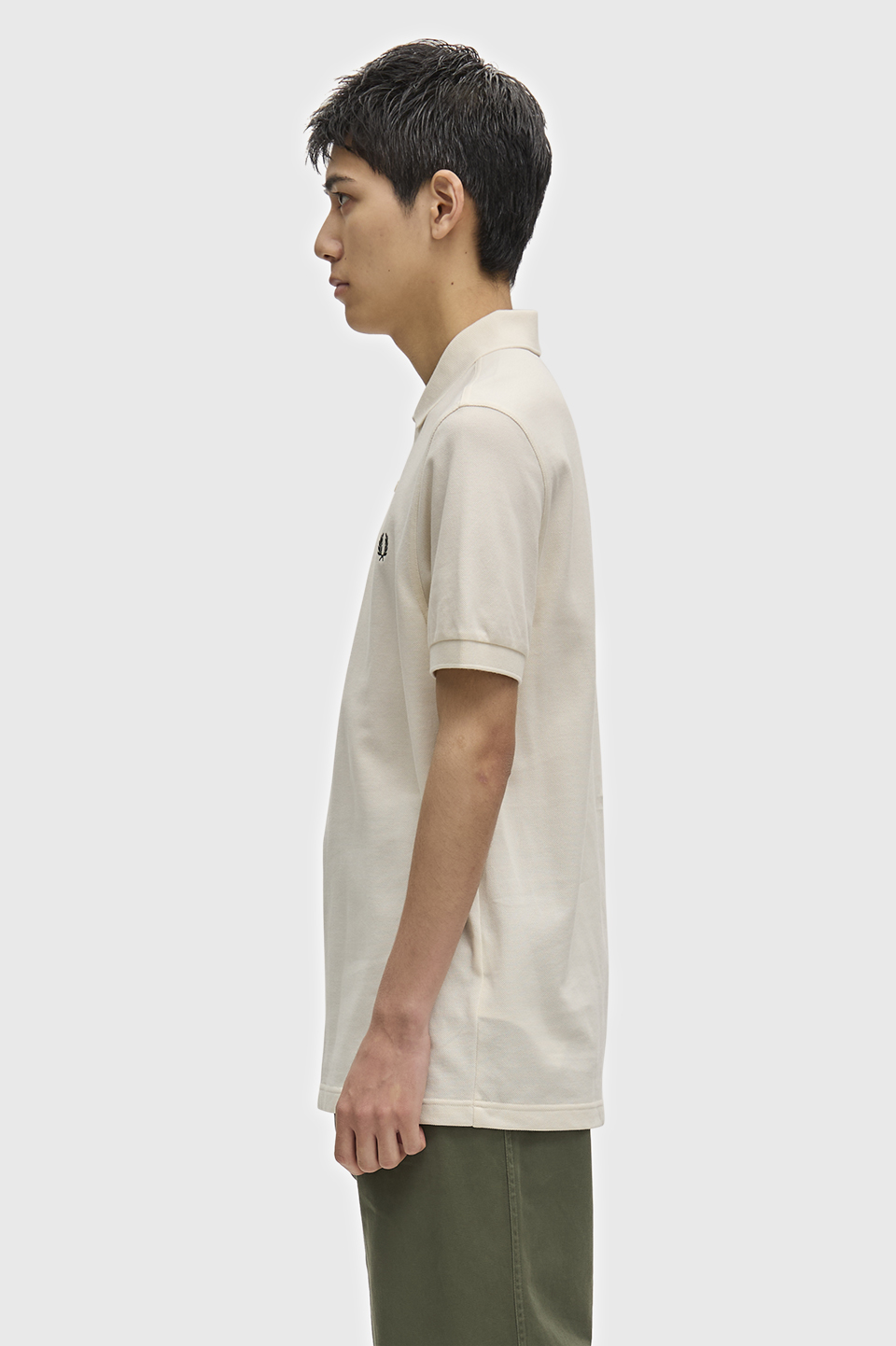 The Fred Perry Shirt - M6000 V11:ECRU / NIGHT GREEN S