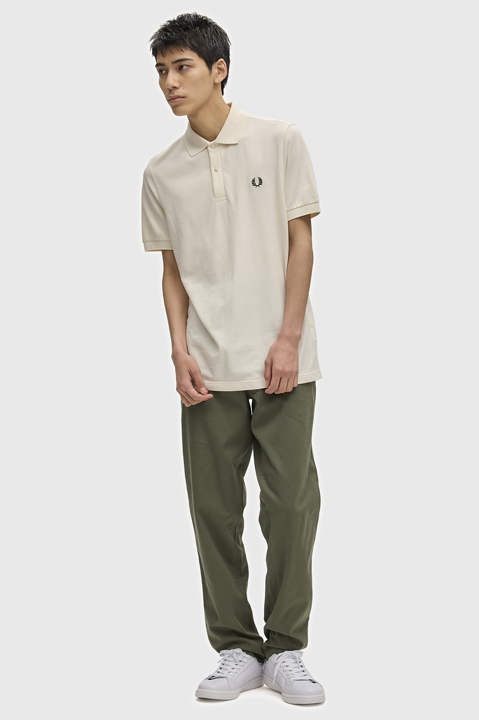 The Fred Perry Shirt - M6000 V11:ECRU / NIGHT GREEN S