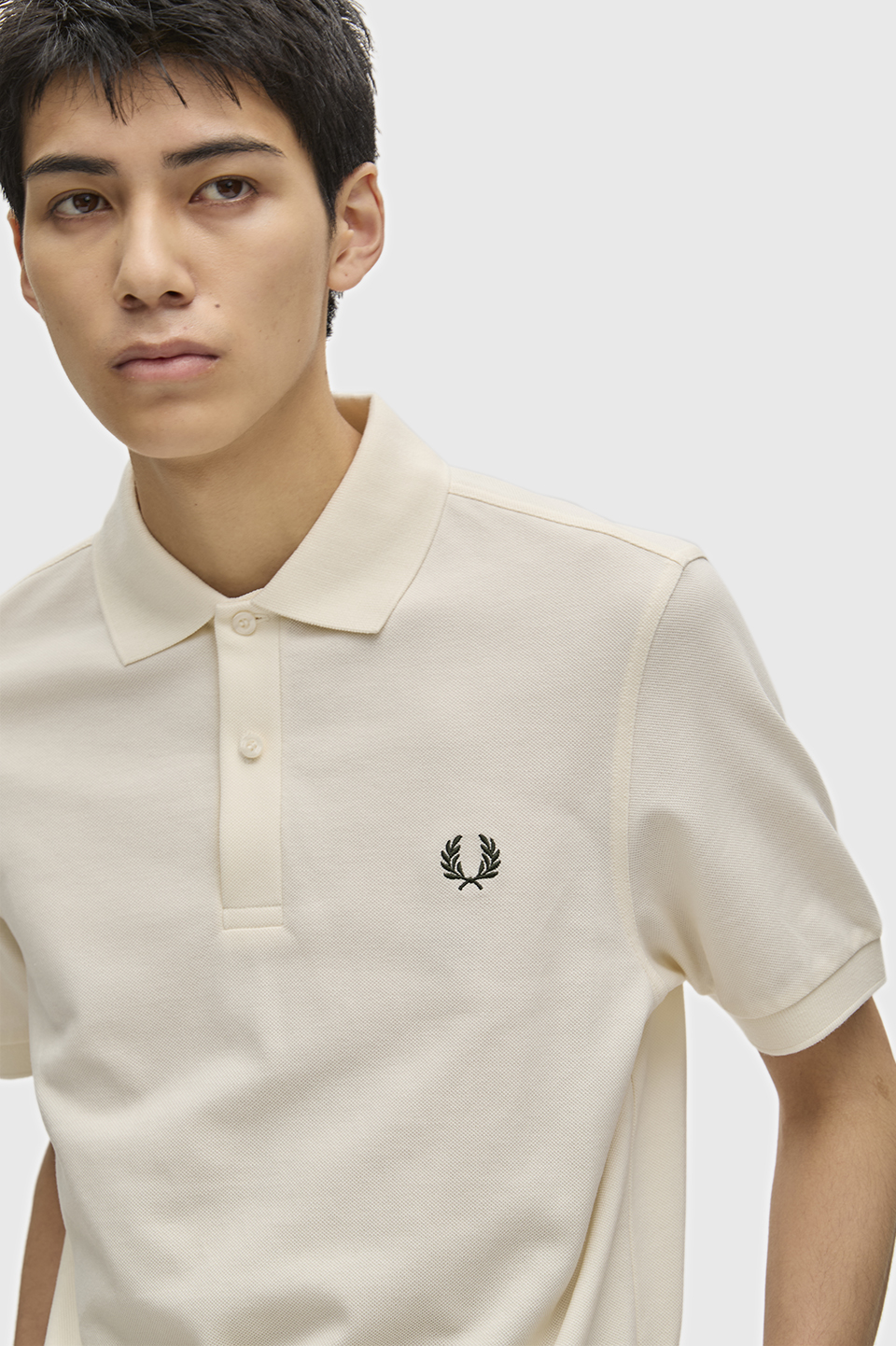 The Fred Perry Shirt - M6000 V11:ECRU / NIGHT GREEN S