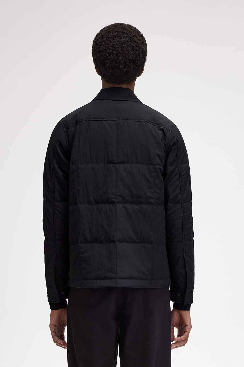 欲しいの 美品】フレッドペリー Collarless Overshirt M（Quilted ジャケット・アウター