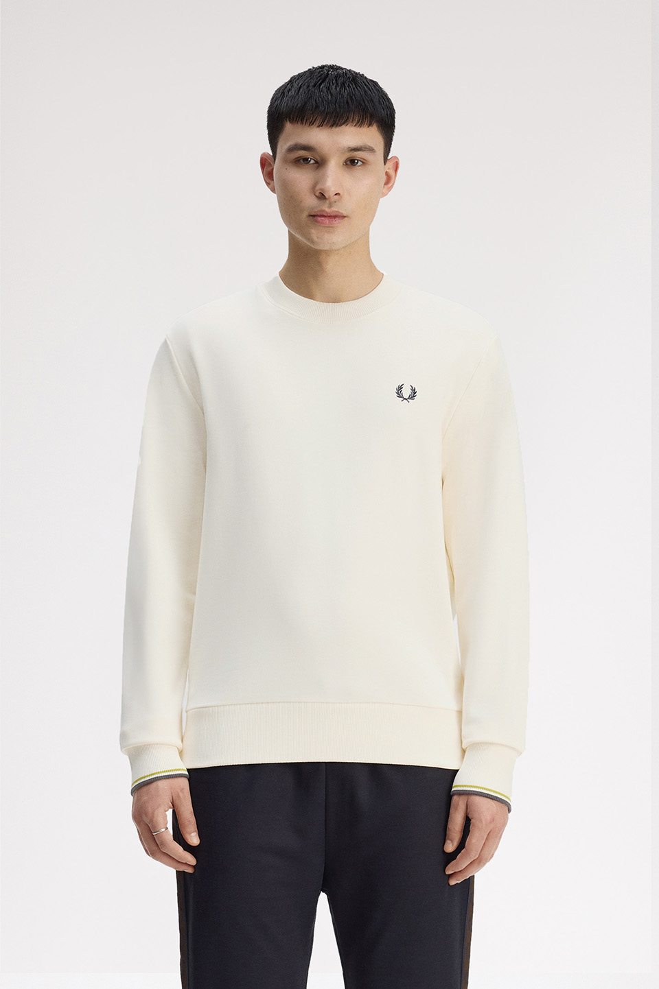 モデル:H183 着用サイズ:M