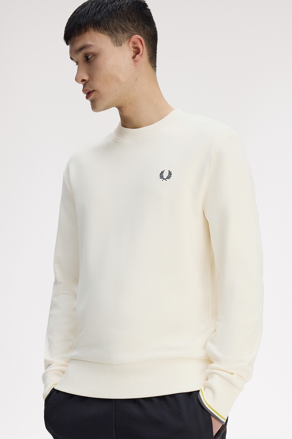 モデル:H183 着用サイズ:M