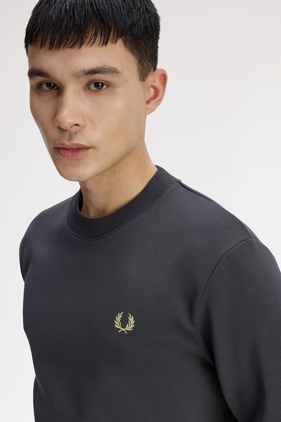 モデル:H183 着用サイズ:M