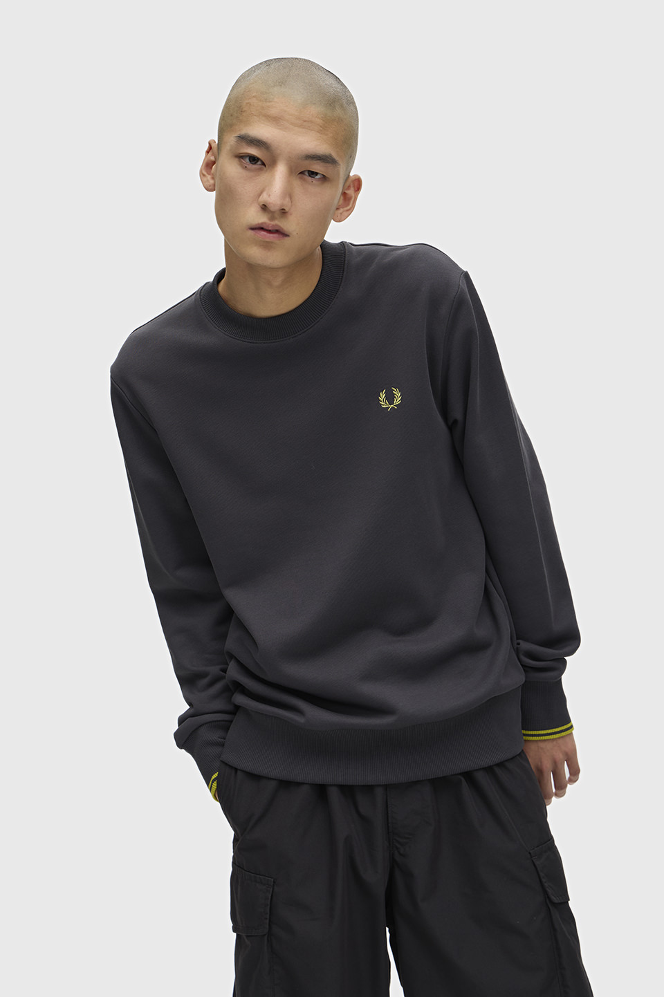 モデル:H178 B84 W67.5 H85 着用サイズ:M