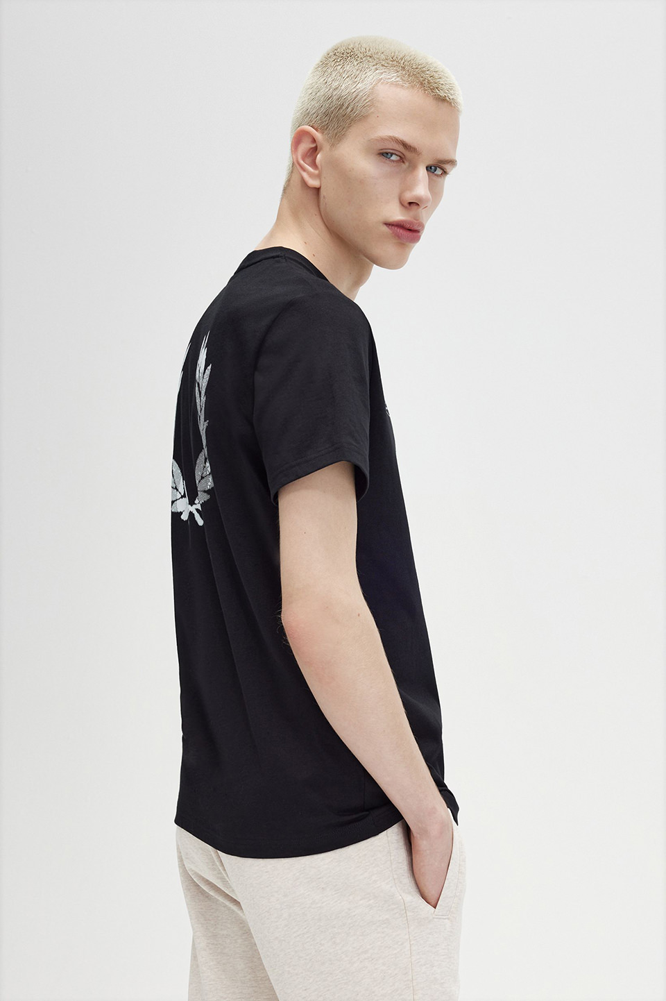 Advantage Perry T-Shirt(M 102：BLACK): | FRED PERRY JAPAN  