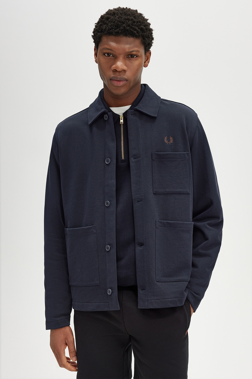 FRED PERRY バッジロゴ オーバーヘッド パーカー 送関込 FRED PERRY バッジロゴ オーバーヘッド パーカー 送関込 FRED