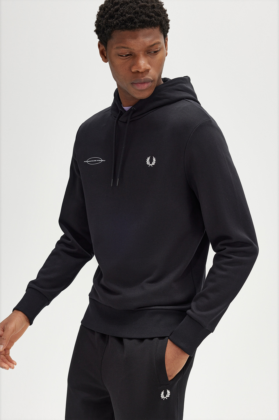 Advantage Perry Hooded Sweatshirt(M 102：BLACK): | FRED PERRY  