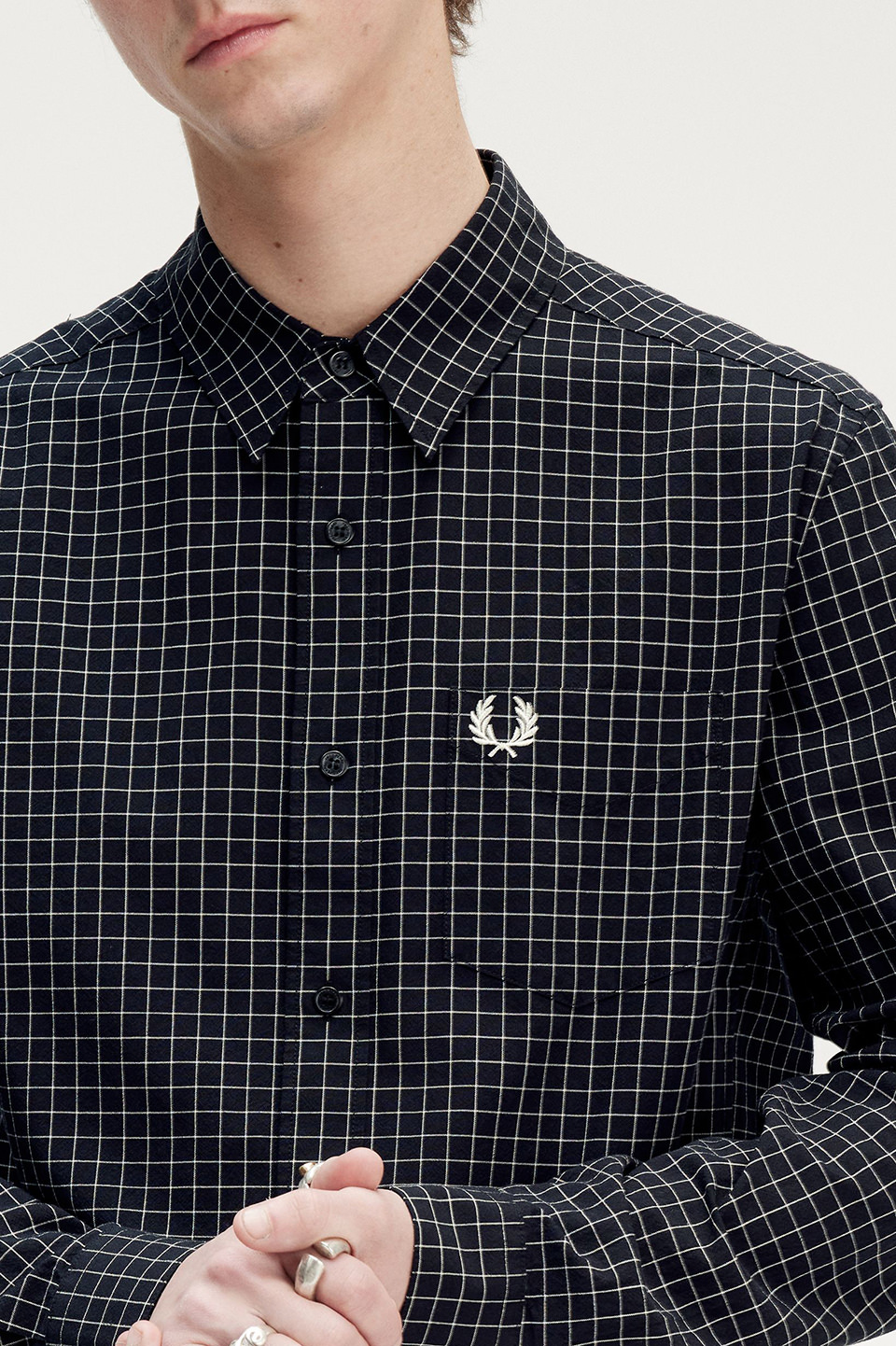 FRED PERRY ローレル刺繍 チェック襟 ポロシャツ S 黒 FRED PERRY 半袖ポロシャツ レディース ブラック 刺繍ロゴ 袖口