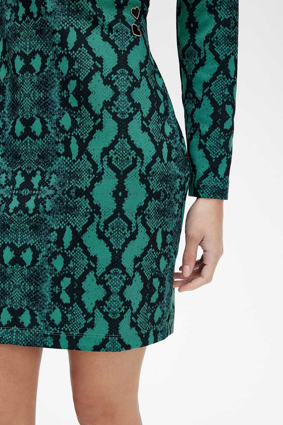 モデル:H173 B81 W59 H88 着用サイズ:10