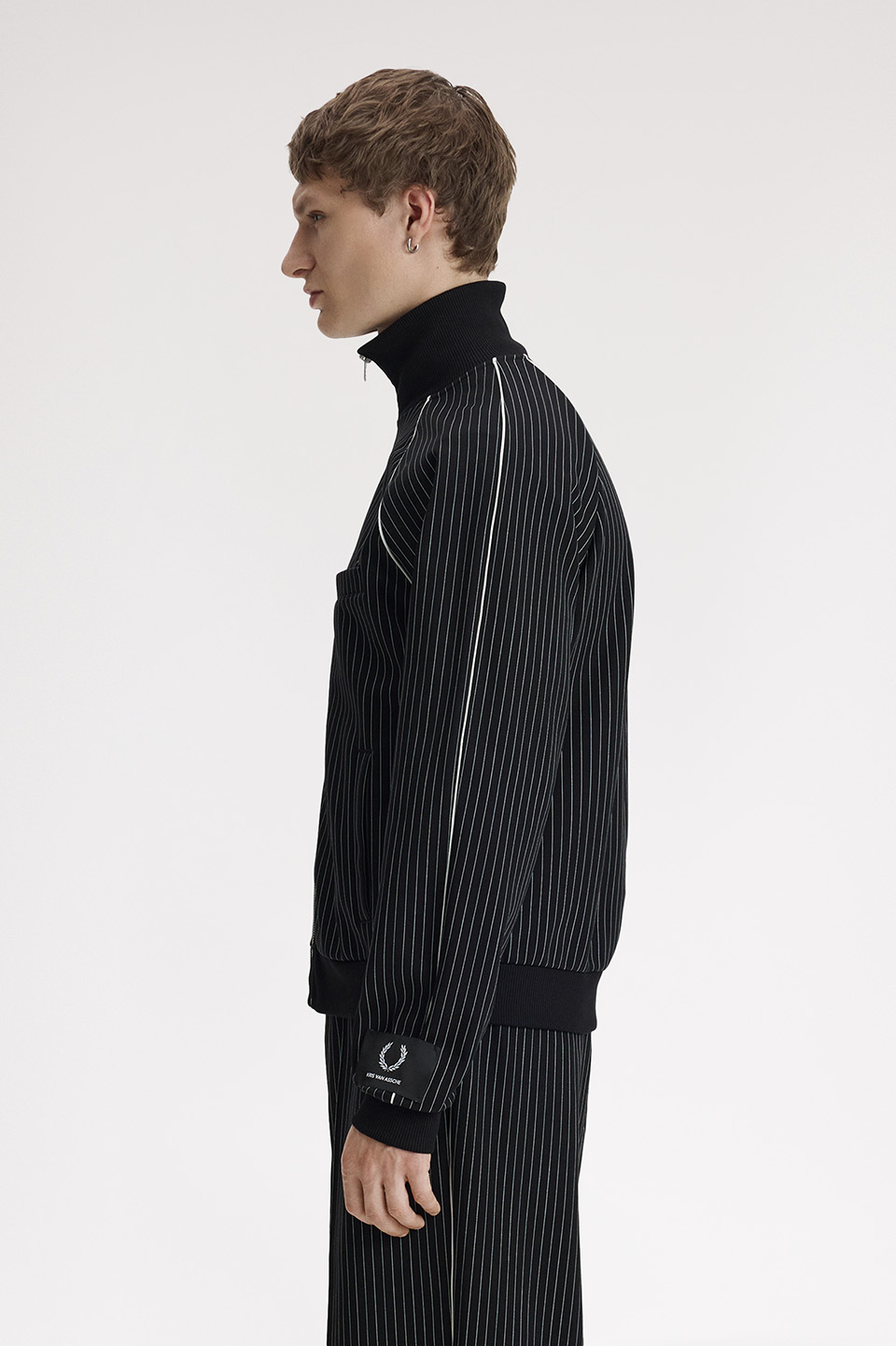 モデル:H186 B92.5 W70 着用サイズ:M