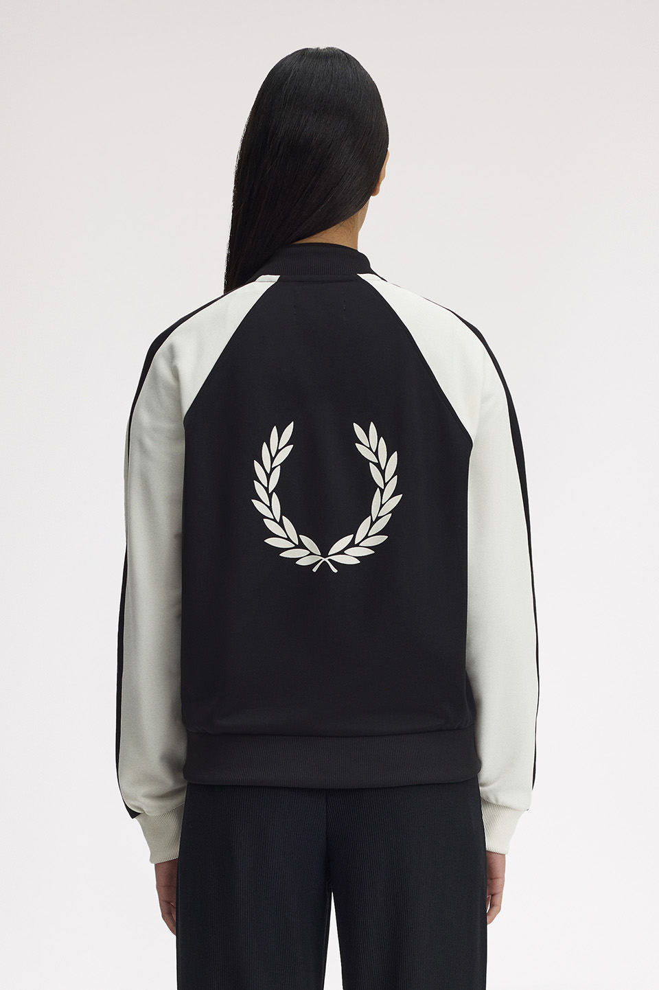 Amy Winehouse Laurel Wreath Bomber Jacket(10 102：BLACK): | FRED