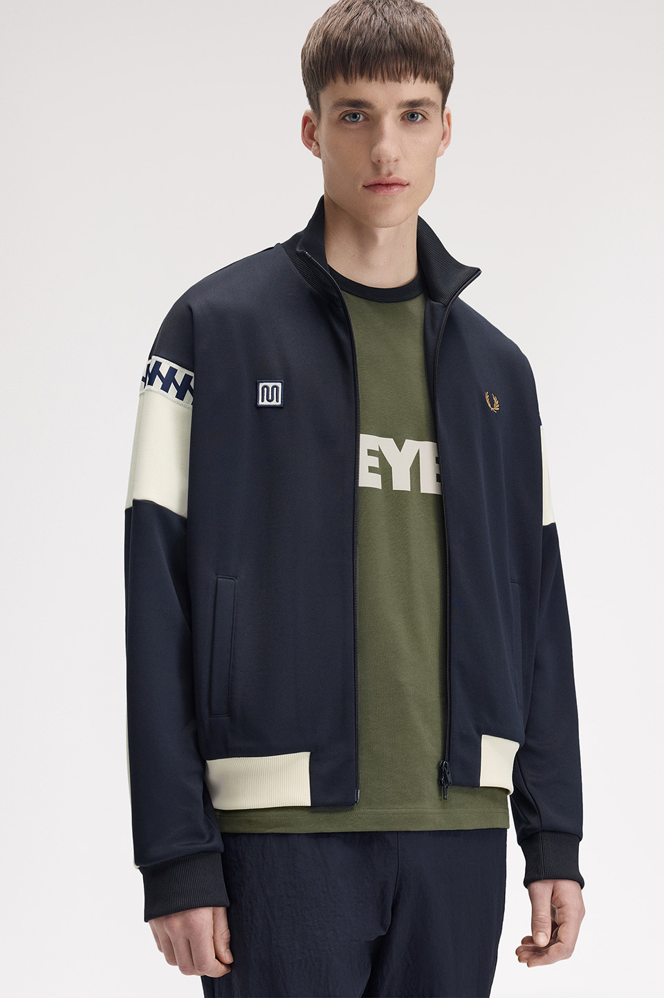 モデル:H188 B91 W76 着用サイズ:M