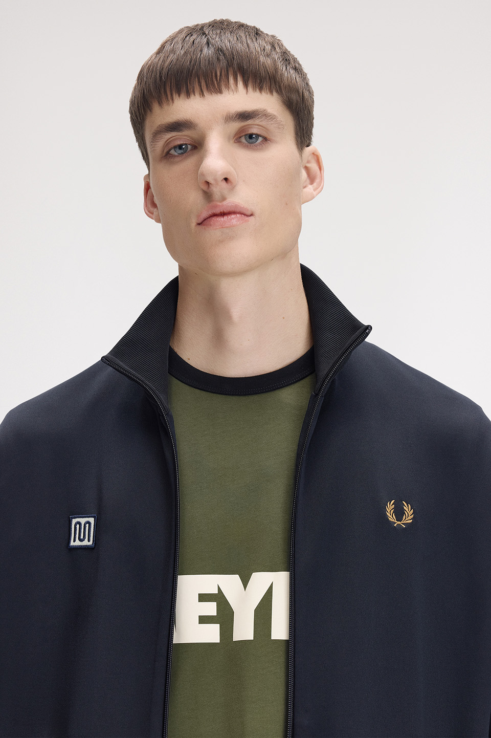 モデル:H188 B91 W76 着用サイズ:M