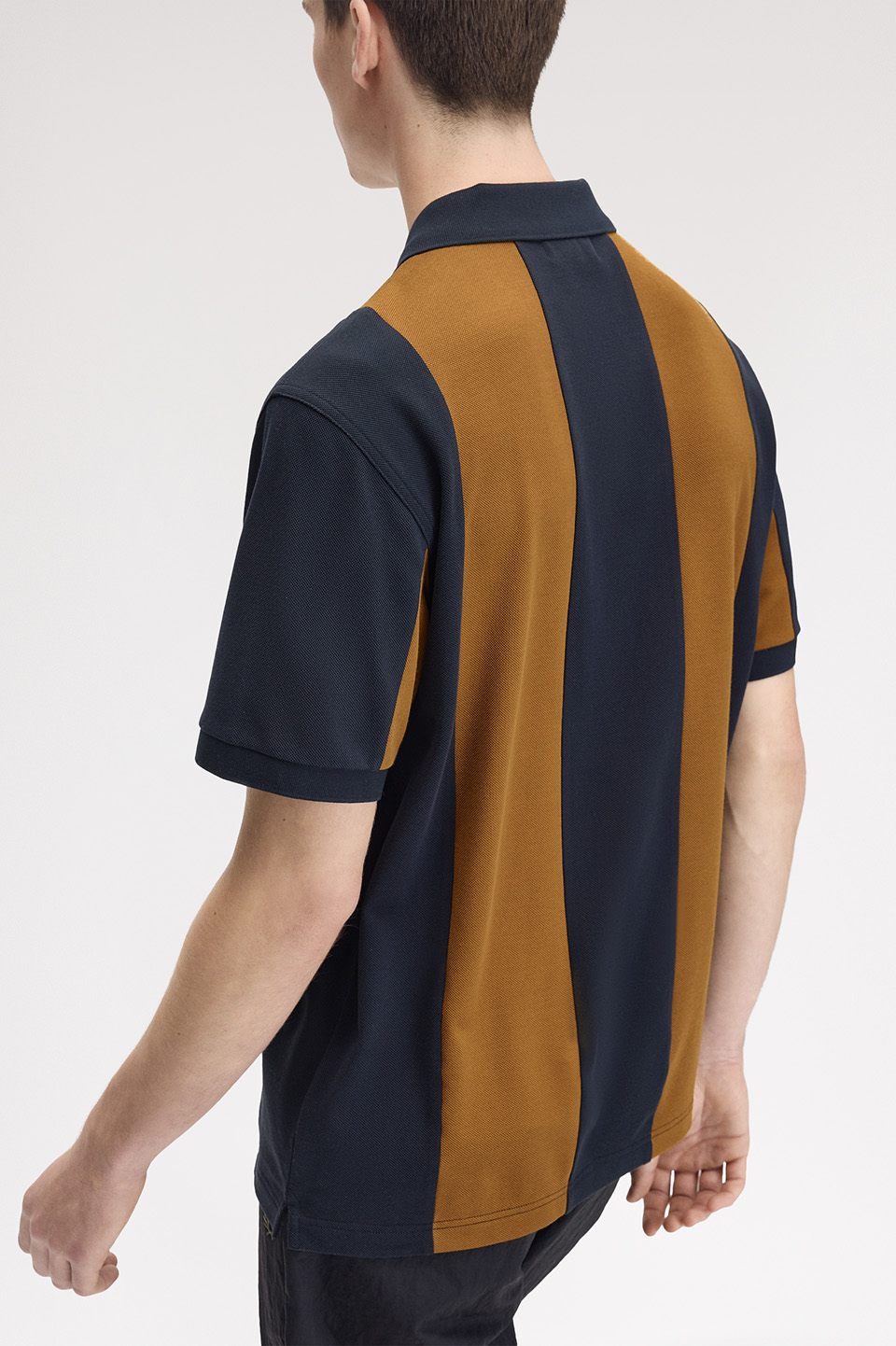 モデル:H188 B91 W76 着用サイズ:M