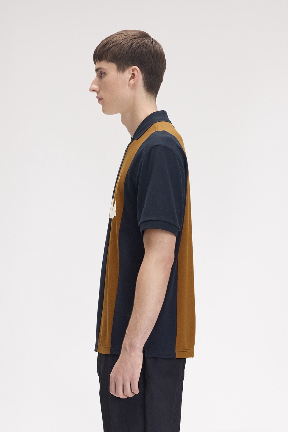 モデル:H188 B91 W76 着用サイズ:M