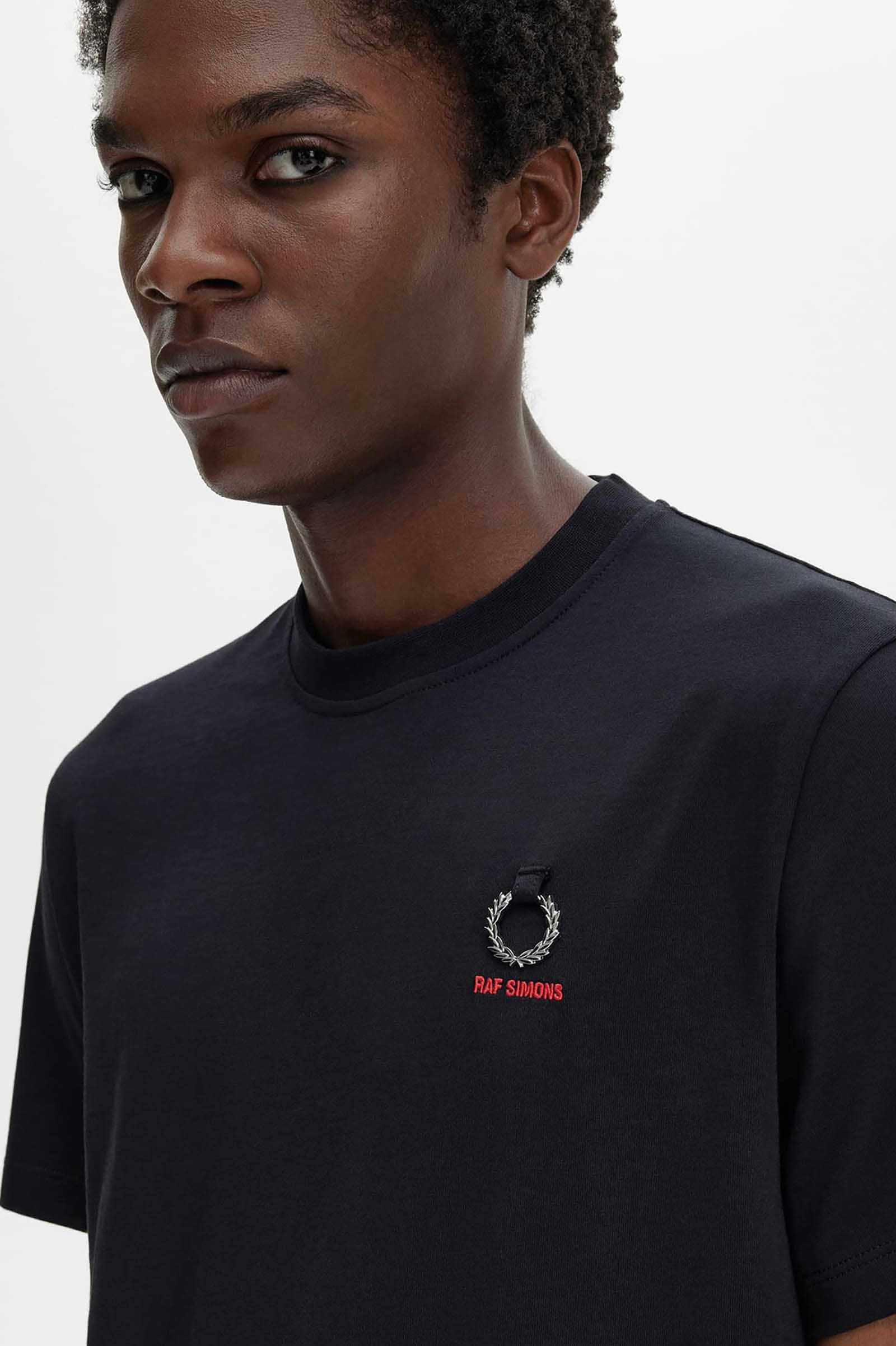 Raf Simons Printed Sleeve T-Shirt(S 102：BLACK): | FRED PERRY