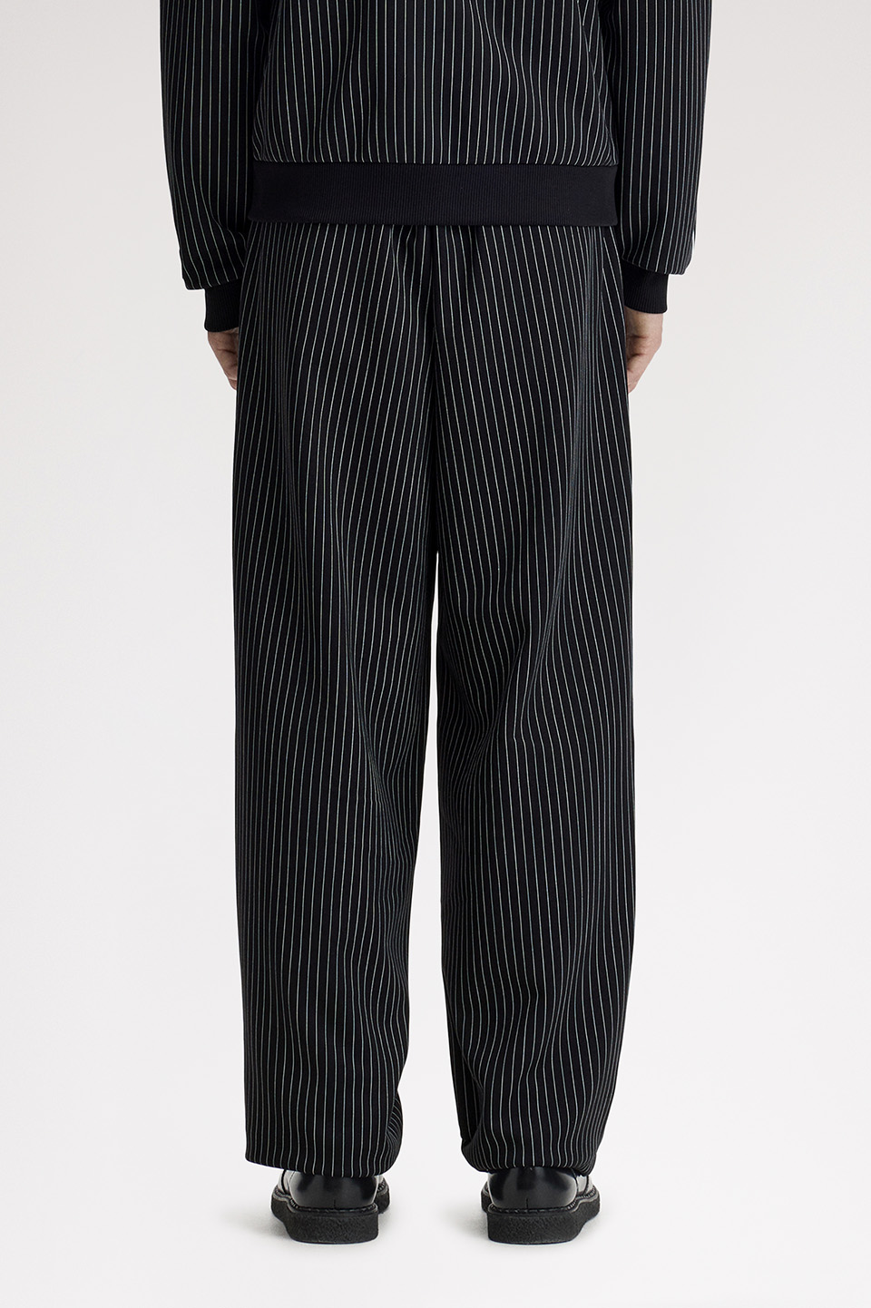 Kris Van Assche Pinstripe Track Pants(S 102：BLACK): | FRED PERRY