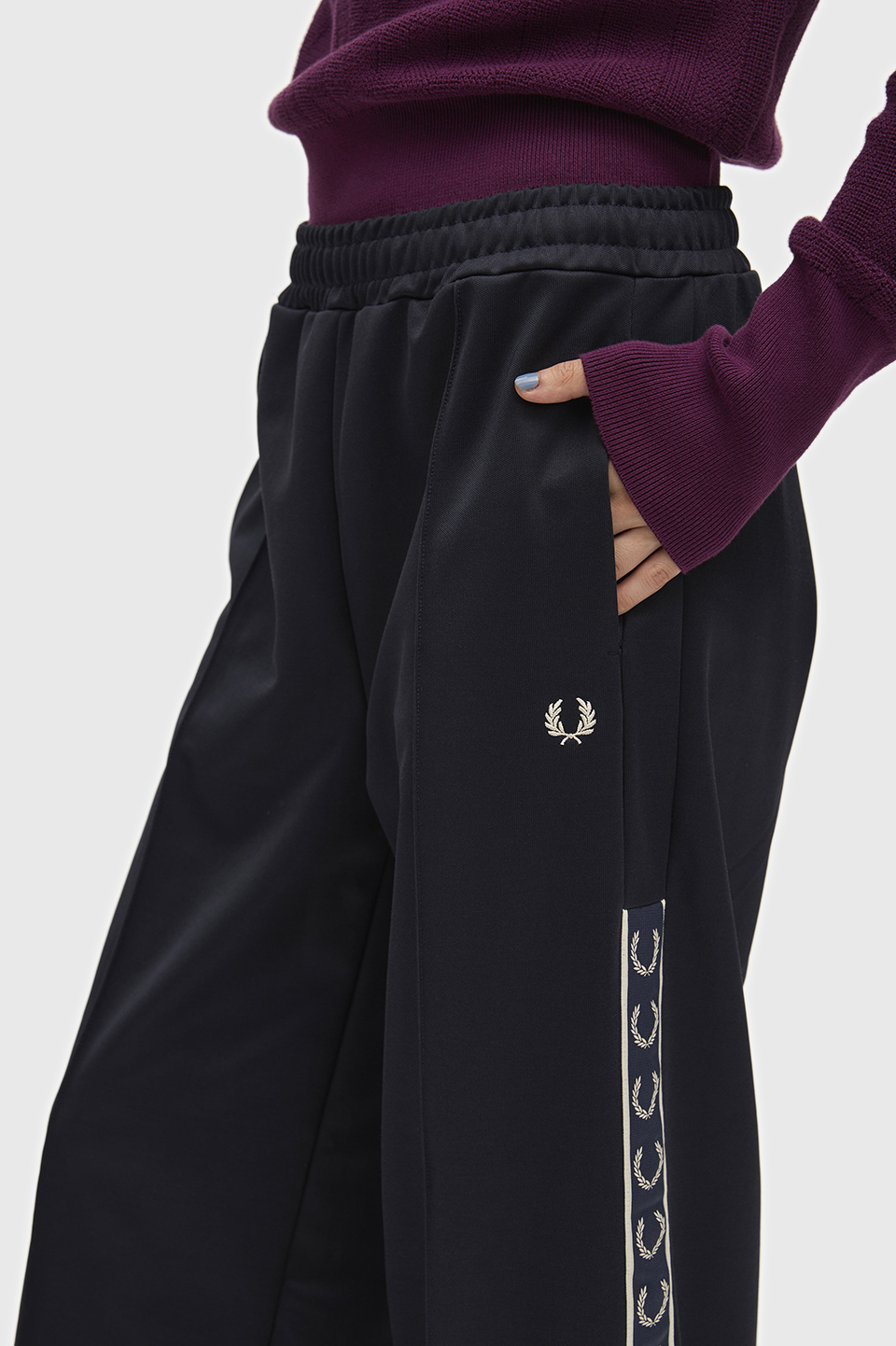 Taped Track Pants(8 608：NAVY): | FRED PERRY JAPAN | フレッド