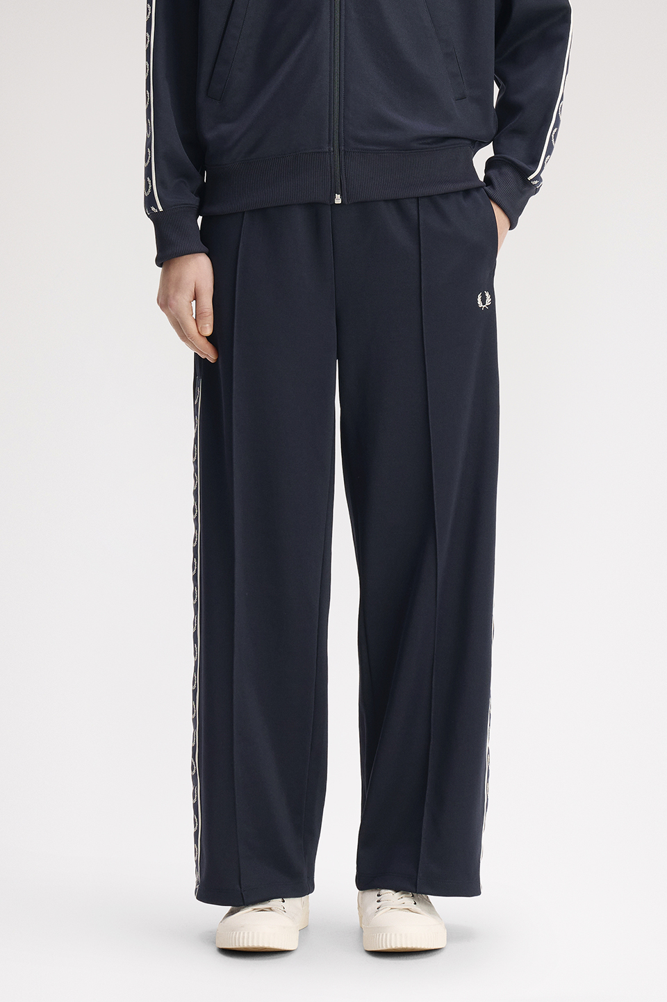 Taped Track Pants(8 608：NAVY): | FRED PERRY JAPAN | フレッド