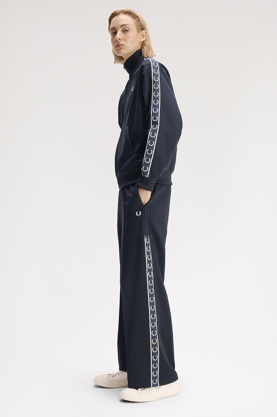 Taped Track Pants(8 608：NAVY): | FRED PERRY JAPAN | フレッド