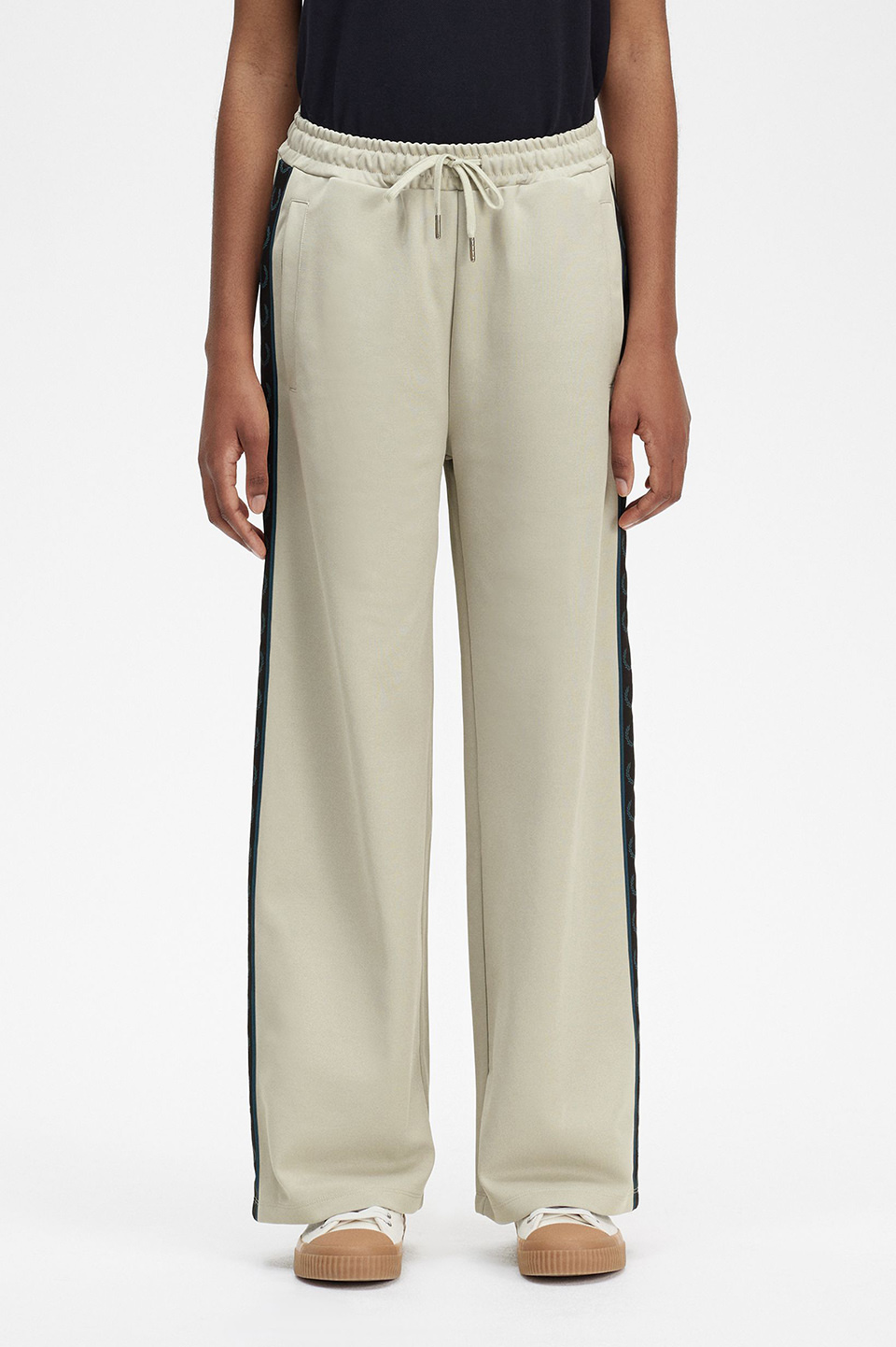 Taped Track Pants(10 P04：LIGHT OYSTER): | FRED PERRY JAPAN