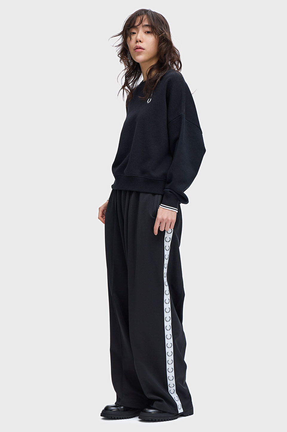 Wide leg deals training pants