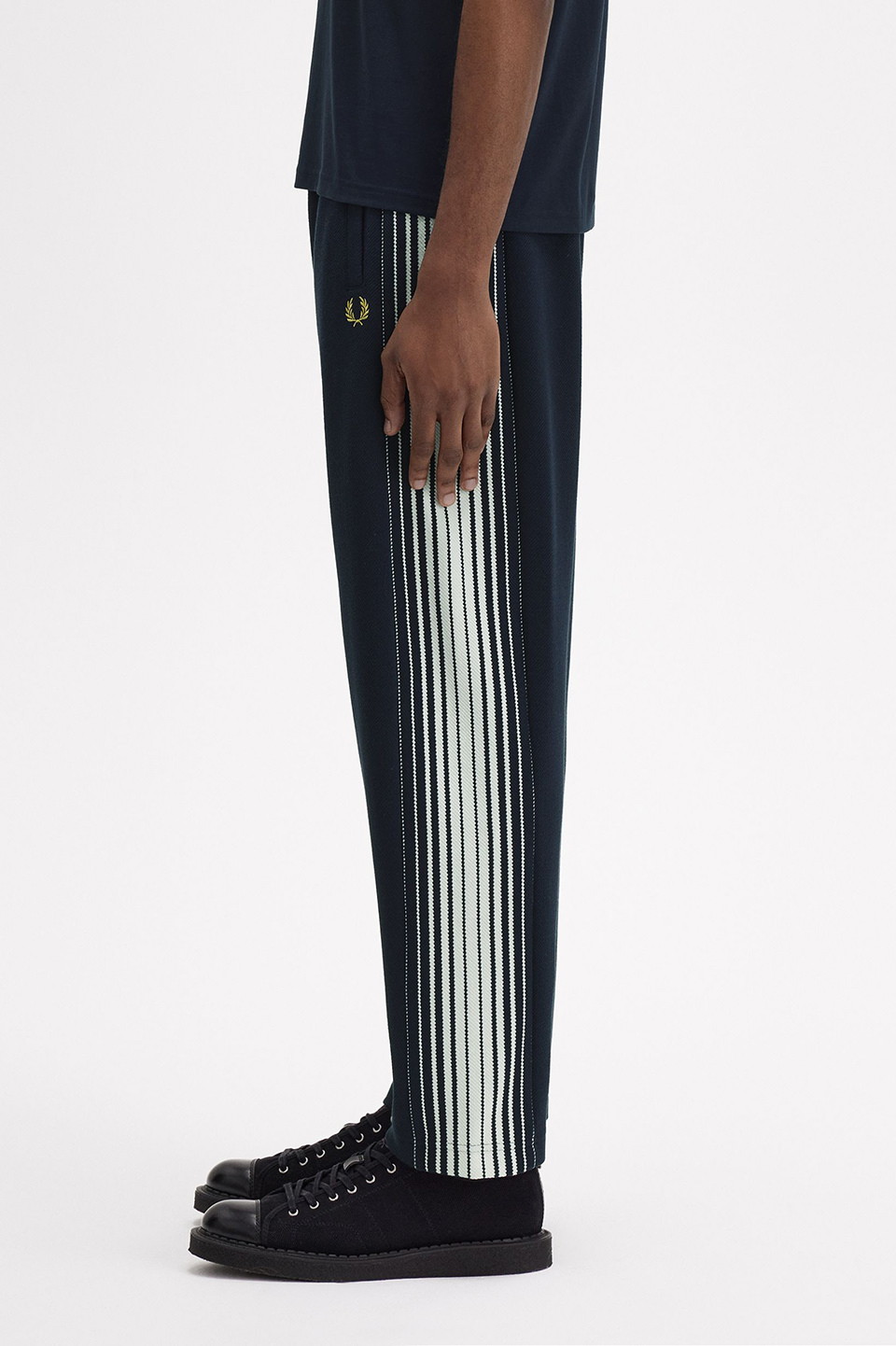 【関税込】T8518 ネイビー FRED PERRY パンツ ズボン Ombre Stripe Track Pants(XS 608：NAVY): | FRED PERRY JAPAN