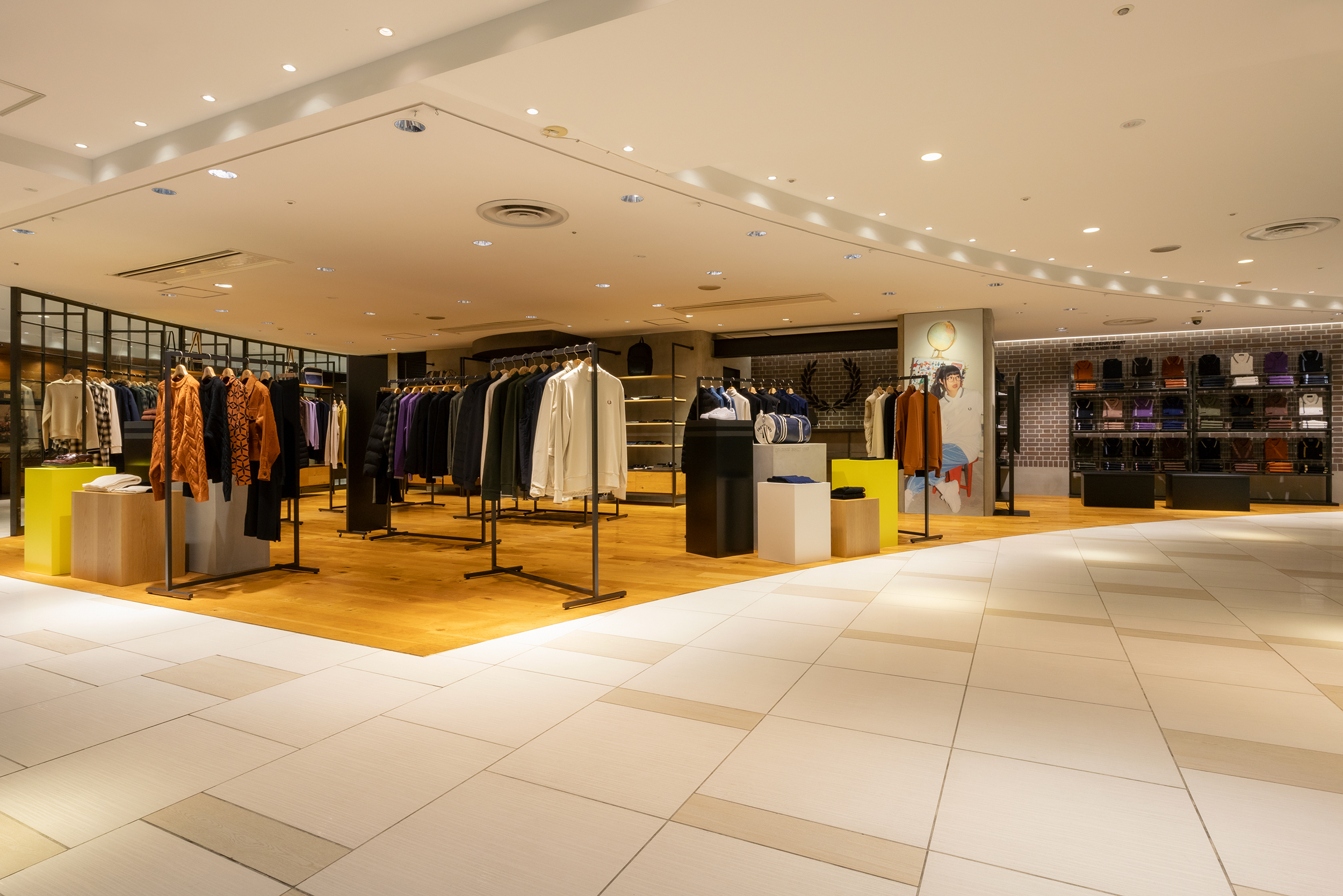 <i>Fred Perry Shop </i><i>柏高島屋ステーションモール</i>